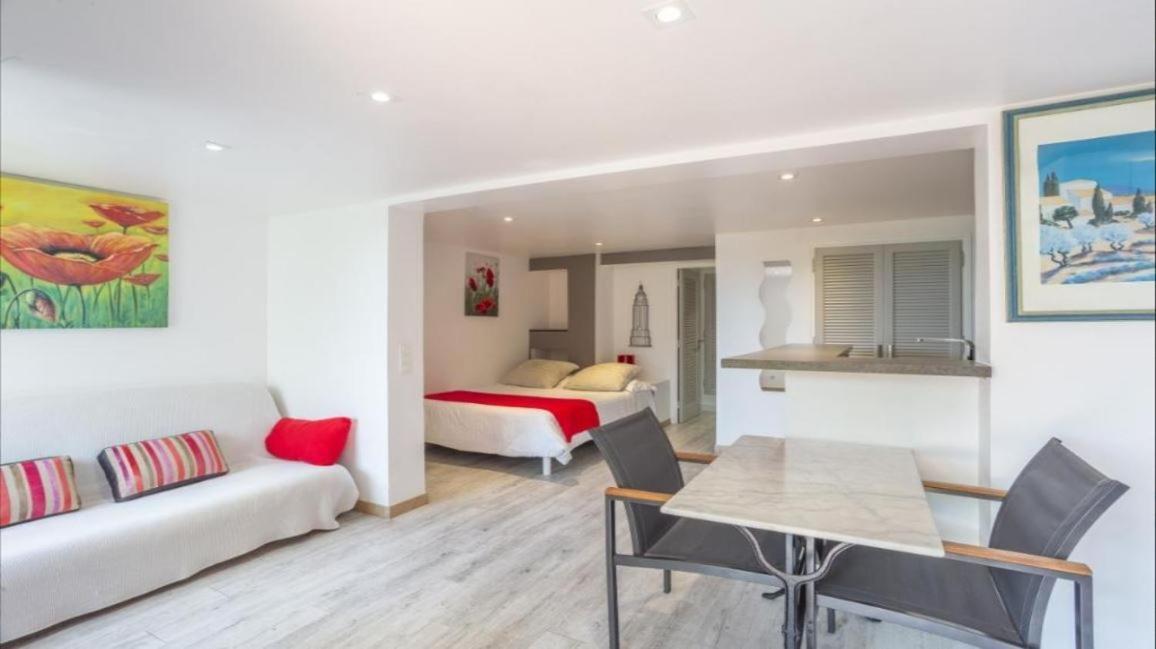 Lou Trelus Hotel Sainte-Maxime Buitenkant foto